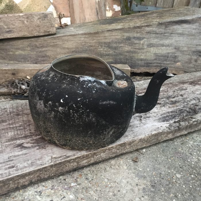Kettle.  Black.